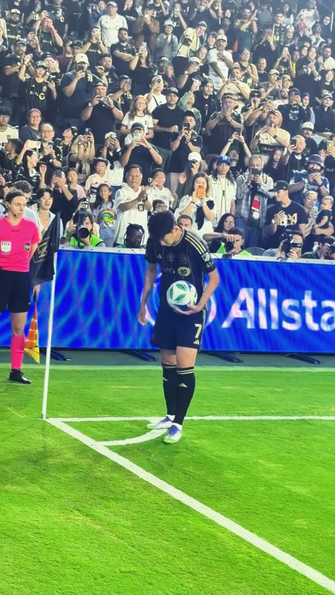 乐鱼-多特蒙德横扫英格兰,孙兴慜统治全场